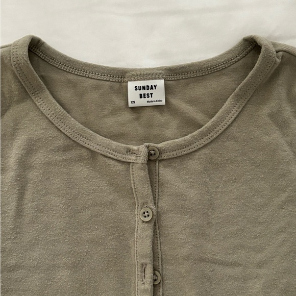 Aritzia sage button cardigan top - Picture 3 of 5